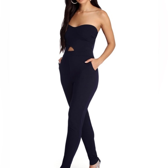 NWT Black sleeveless jumpsuit size small - Picture 2 of 7